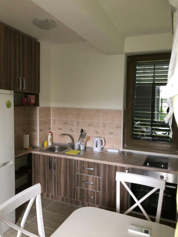 Prčanj Apartmani Petrija מראה חיצוני תמונה