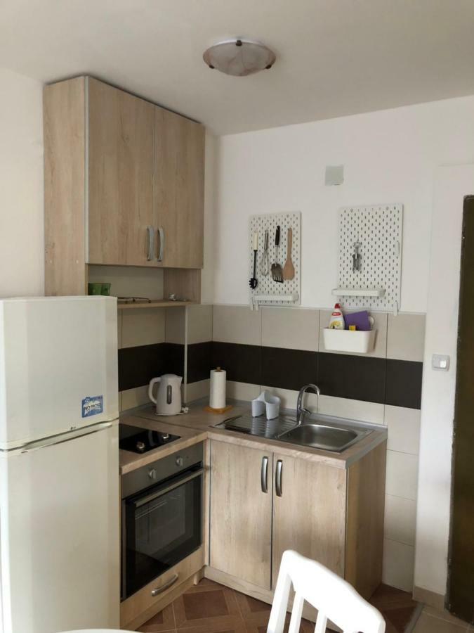 Prčanj Apartmani Petrija מראה חיצוני תמונה