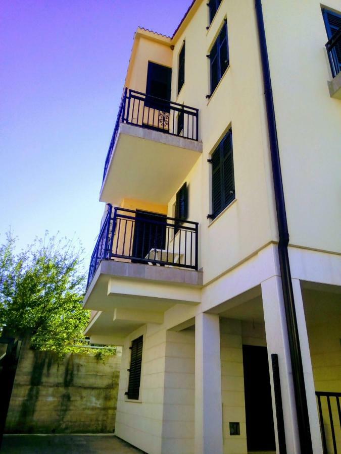 Prčanj Apartmani Petrija מראה חיצוני תמונה