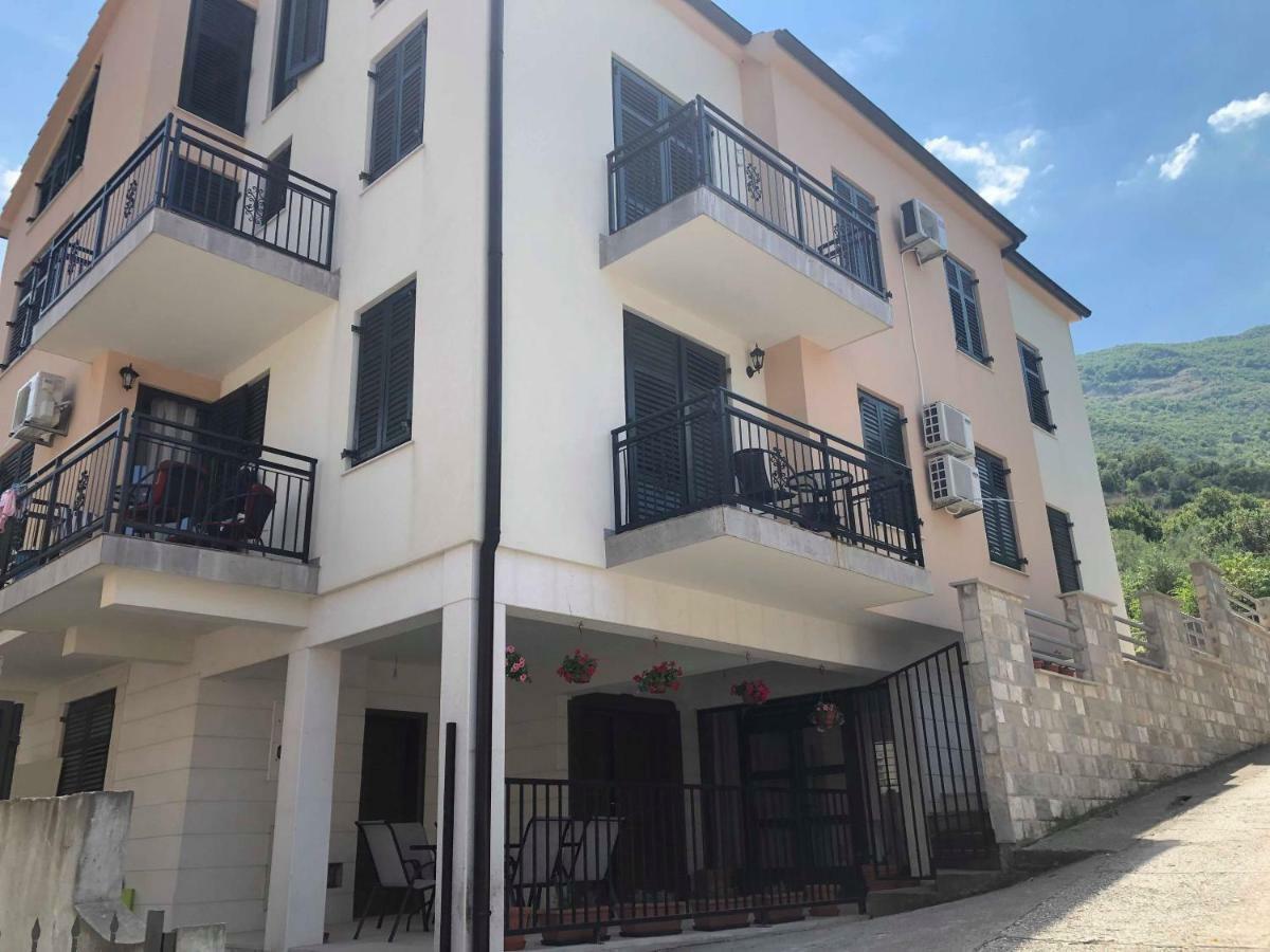 Prčanj Apartmani Petrija מראה חיצוני תמונה