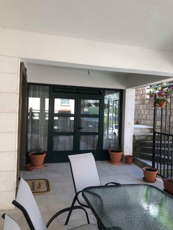 Prčanj Apartmani Petrija מראה חיצוני תמונה