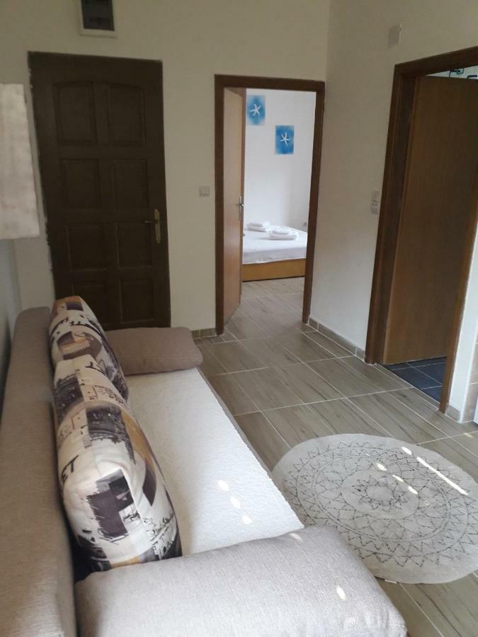 Prčanj Apartmani Petrija מראה חיצוני תמונה