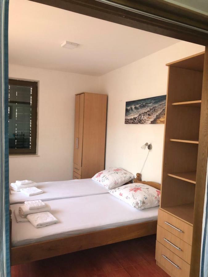 Prčanj Apartmani Petrija מראה חיצוני תמונה